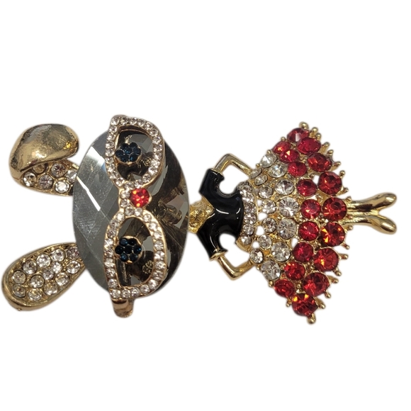 Blingy Bunny Brooch - Picture 2 of 7